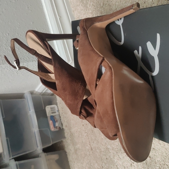 Brown suede heels - Picture 5 of 5